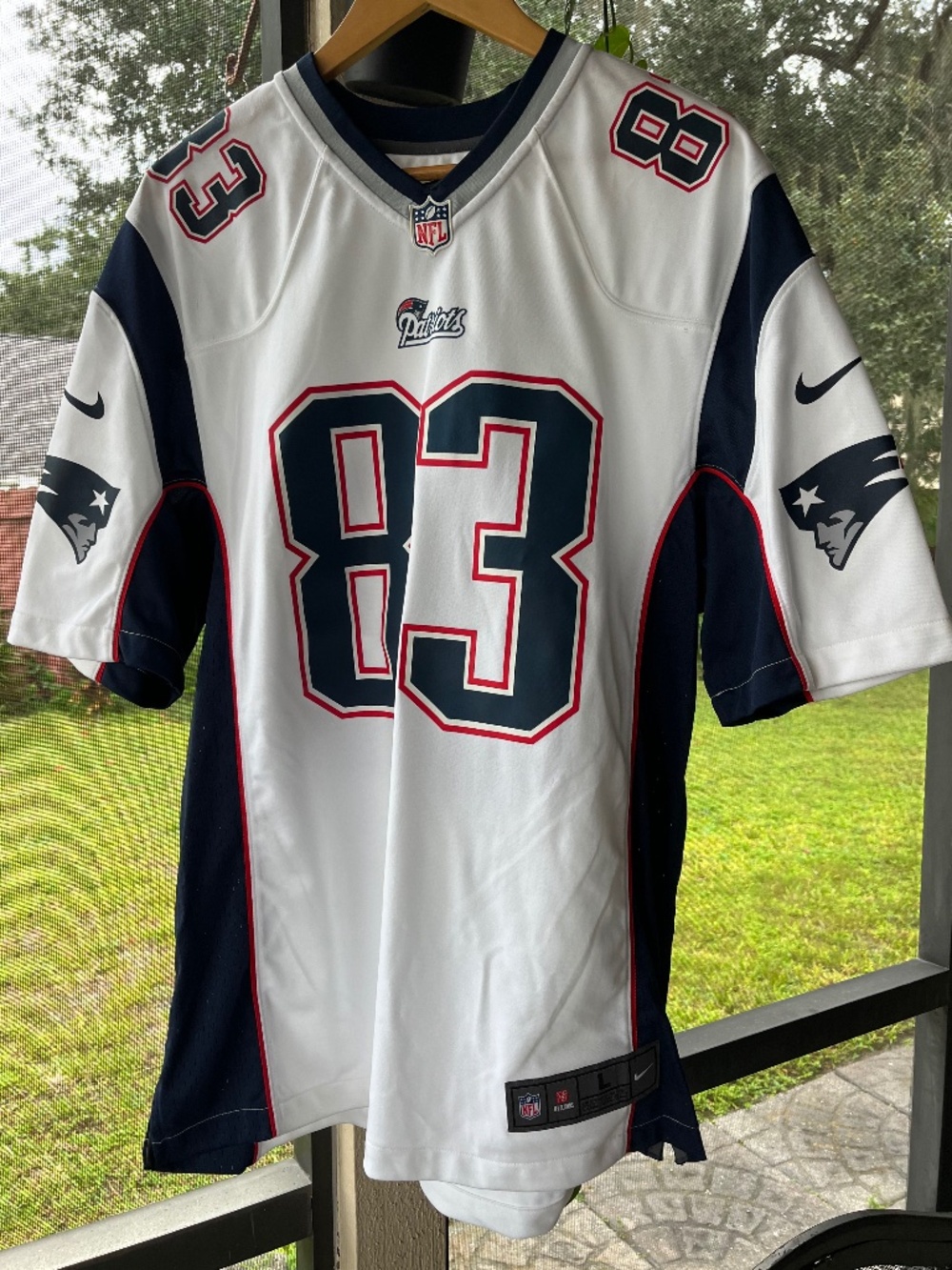 Wes Welker White New England Patriots jersey with the number 83 sz Large